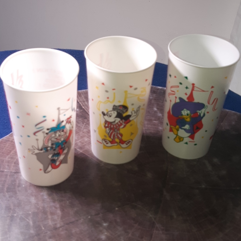 Kids - 3x12 oz| 20 yr. Disney World Coca-Cola Col…